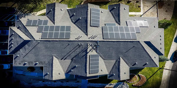 كم يحتاج المنزل من الطاقة الشمسية 