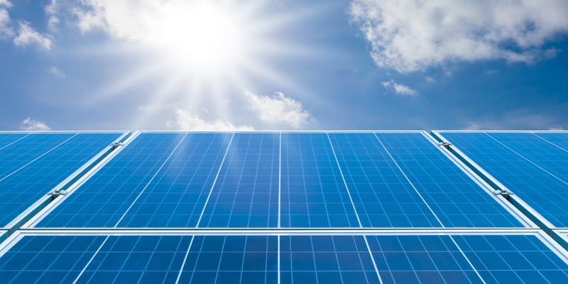 كيف تولد الطاقة الشمسية الكهرباء